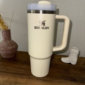 Cream 30 oz Stanley Tumbler